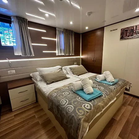 Deluxe Round Cruise From To Dubrovnik * 스플리트