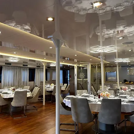 Deluxe Round Cruise From To Dubrovnik بوتيل